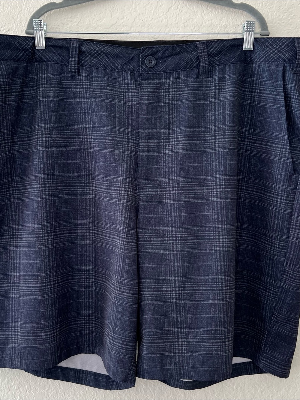 Reebok Golf Men’s Size 46 Blue Plaid Flat Front Shorts Quick Dry - 9.5” Inseam